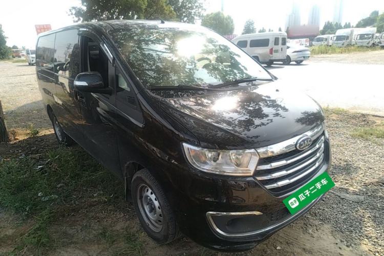 Used JAC Refine M3 2025 PLUS 1.5T Manual Classic Edition 7 Seats Front Right 45 Deg