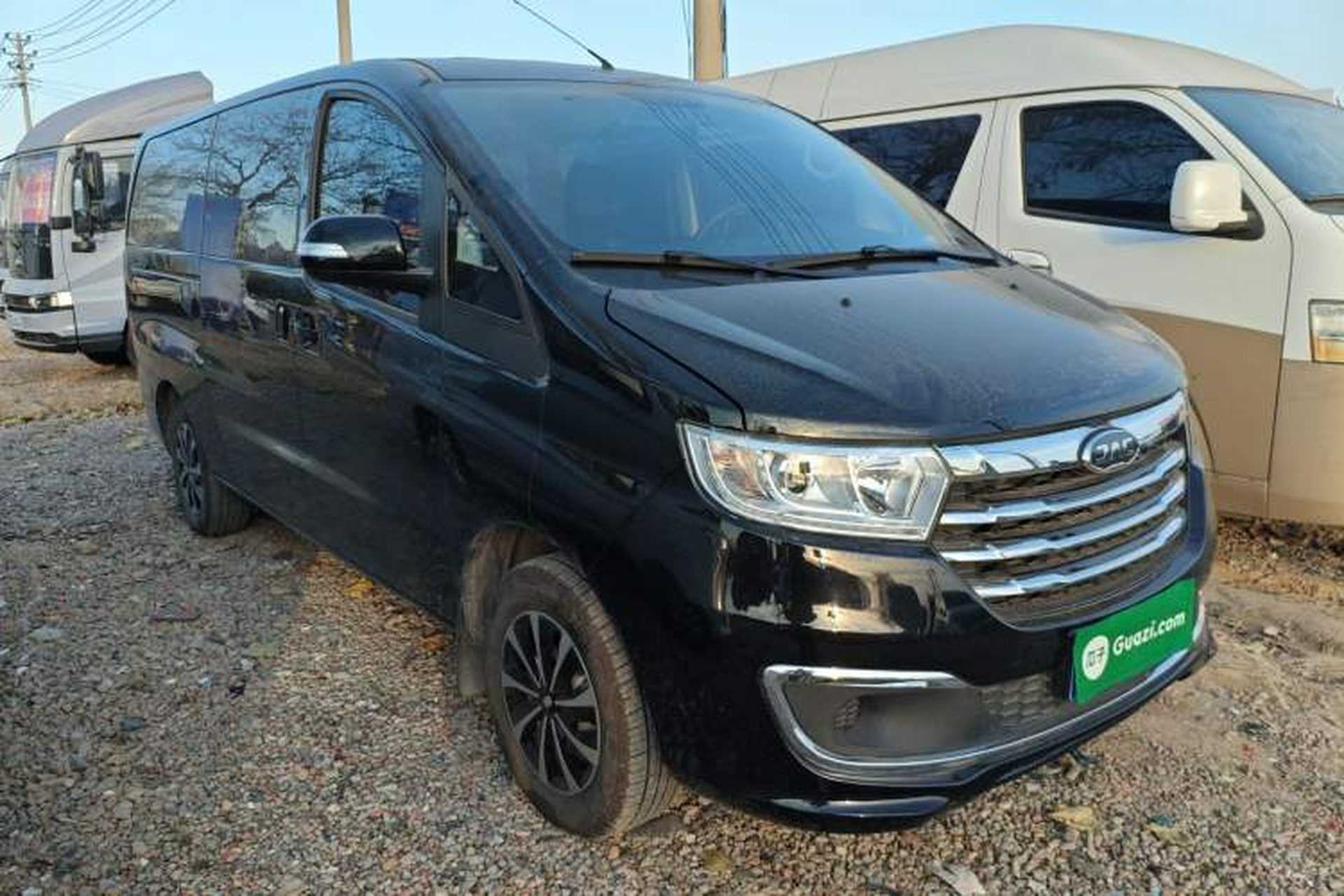 Used JAC Refine M3 2025 PLUS 1.8L Manual Classic Edition 7 Seats Front Right 45 Deg