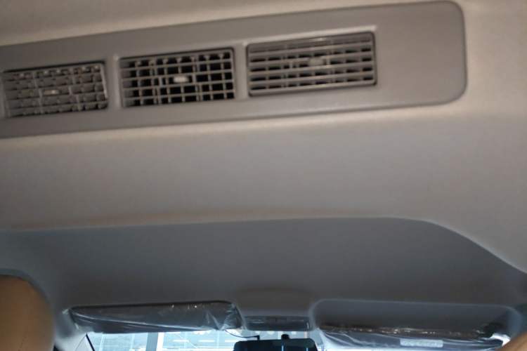 Used JAC Refine M3 2025 PLUS 1.8L Manual Smart Connect Version 7/8 Seats Headliner