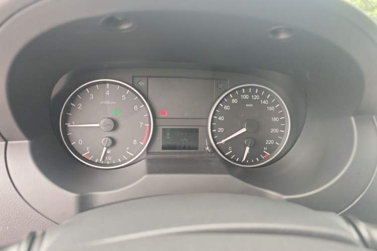 Used JAC Refine M3 2025 PLUS 1.5T Manual Classic Edition 7 Seats Instrument Cluster