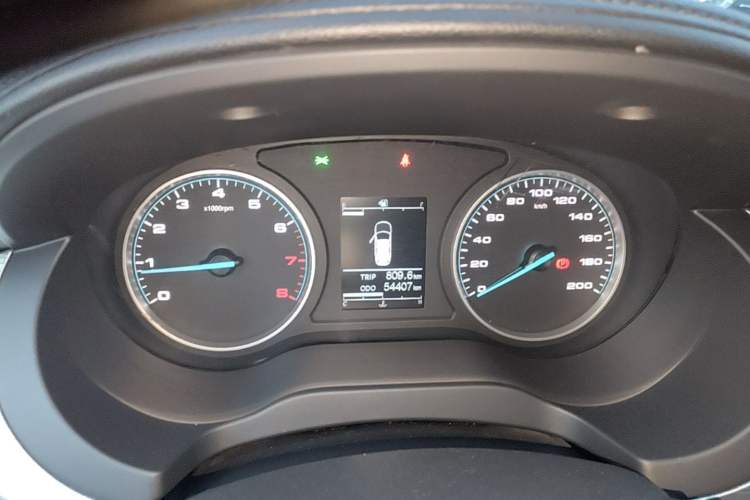 Used JAC Refine M3 2025 PLUS 1.8L Manual Comfort Edition 9 Seats Instrument Cluster
