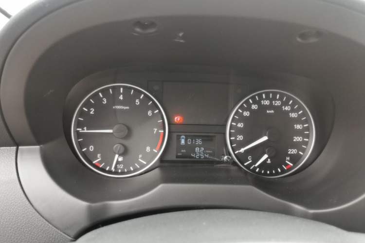 Used JAC Refine M3 2025 PLUS 1.8L Manual Comfort Version 7/8 Seats Instrument Cluster