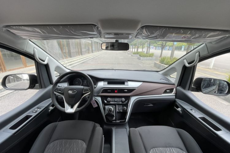 Used JAC Refine M3 2025 PLUS 1.8L Manual Comfort Edition 9 Seats Interior 1