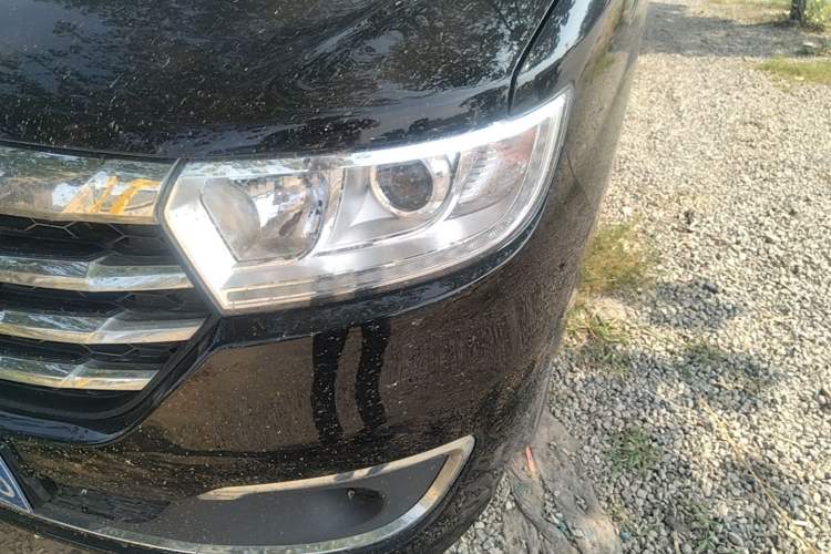 Used JAC Refine M3 2025 PLUS 1.5T Manual Classic Edition 7 Seats Left Front Headlight
