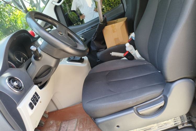 Used JAC Refine M3 2025 PLUS 1.5T Manual Classic Edition 7 Seats Left Front Seat