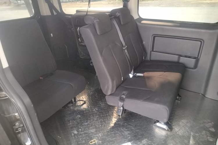 Used JAC Refine M3 2025 PLUS 1.5T Manual Classic Edition 7 Seats Left Rear Seat