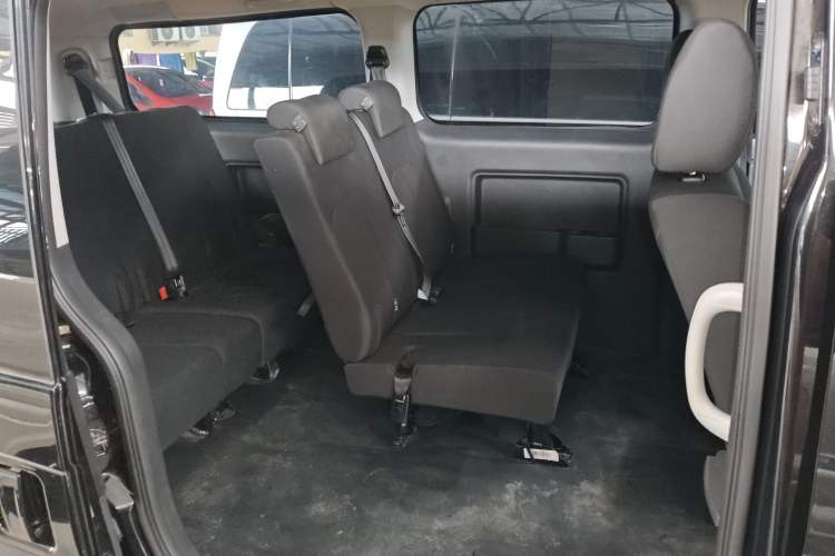 Used JAC Refine M3 2025 PLUS 1.8L Manual Classic Edition 7 Seats Left Rear Seat