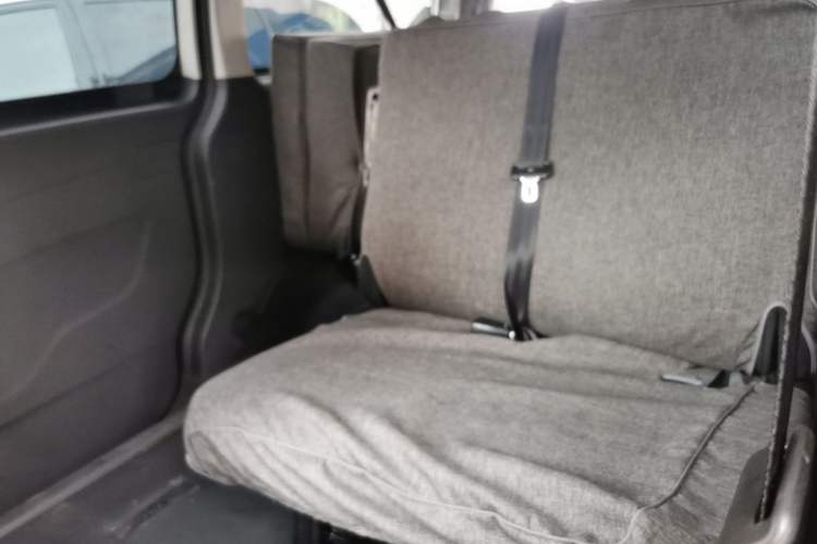 Used JAC Refine M3 2025 PLUS 1.8L Manual Comfort Version 7/8 Seats Left Rear Seat