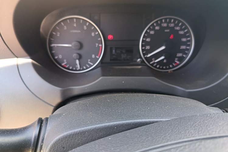 Used JAC Refine M3 2025 PLUS 1.8L Manual Classic Edition 7 Seats Odometer Close Up
