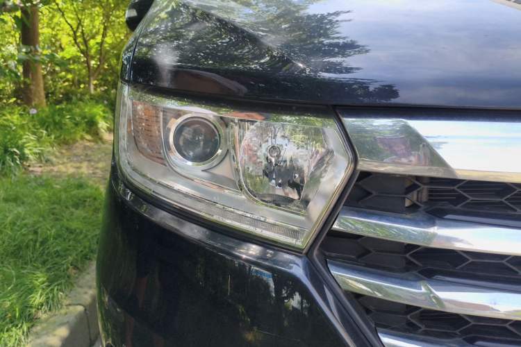 Used JAC Refine M3 2025 PLUS 1.5T Manual Classic Edition 7 Seats Right Front Headlight