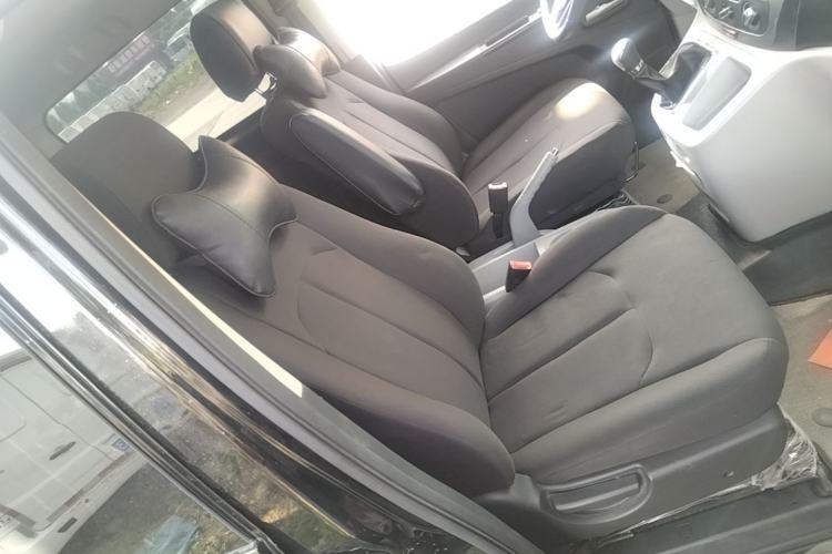 Used JAC Refine M3 2025 PLUS 1.5T Manual Classic Edition 7 Seats Right Front Seat