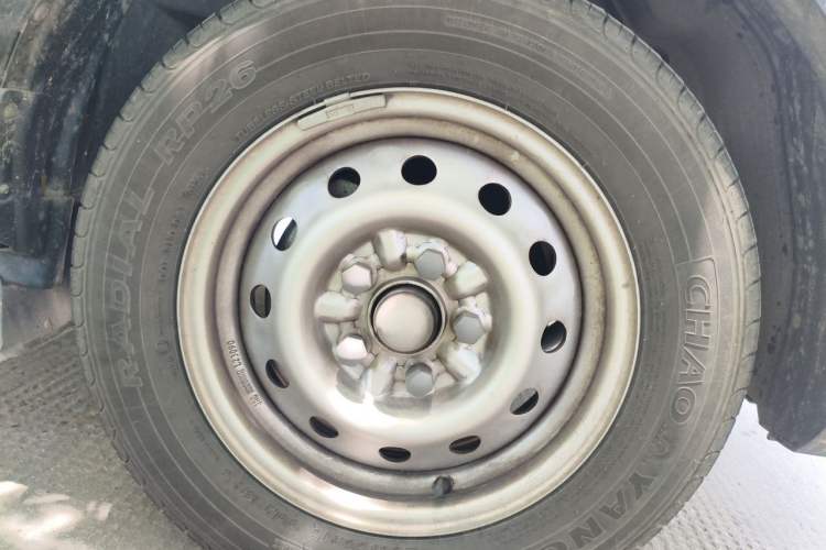 Used JAC Refine M3 2025 PLUS 1.5T Manual Classic Edition 7 Seats Right Front Wheel Hub