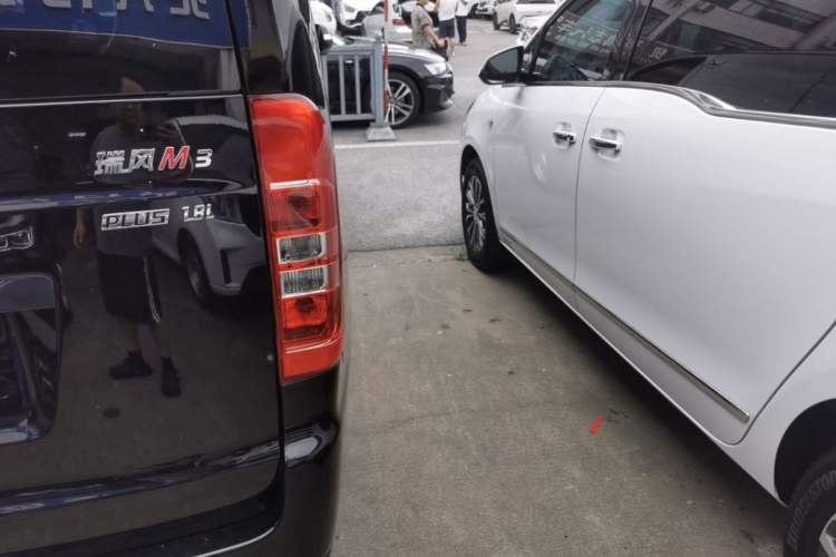 Used JAC Refine M3 2025 PLUS 1.8L Manual Comfort Version 7/8 Seats Right Rear Taillight