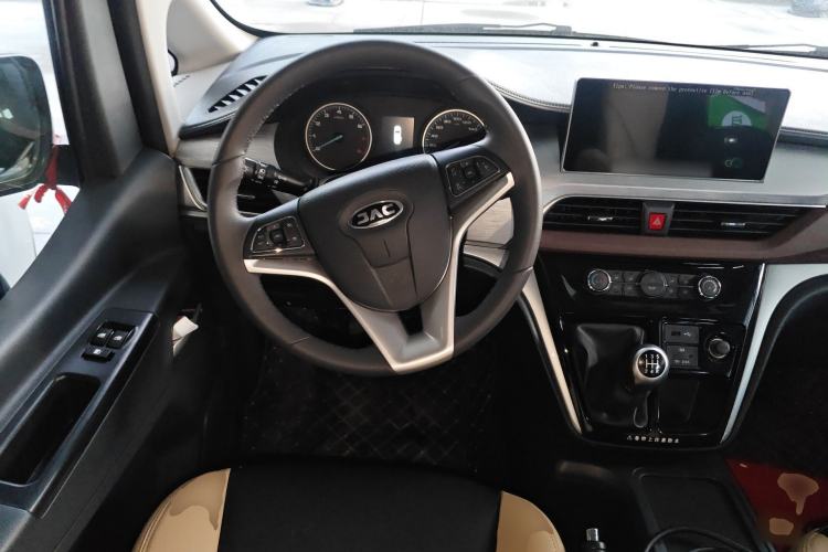 Used JAC Refine M3 2025 PLUS 1.8L Manual Smart Connect Version 7/8 Seats Steering Wheel