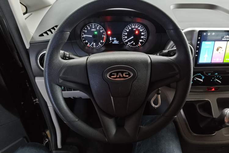Used JAC Refine M3 2025 PLUS 1.8L Manual Classic Edition 7 Seats Steering Wheel