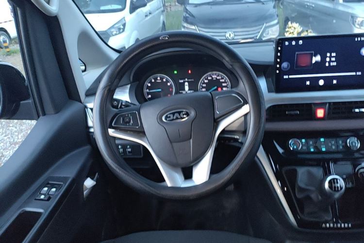 Used JAC Refine M3 2025 PLUS 1.8L Manual Comfort Edition 9 Seats Steering Wheel
