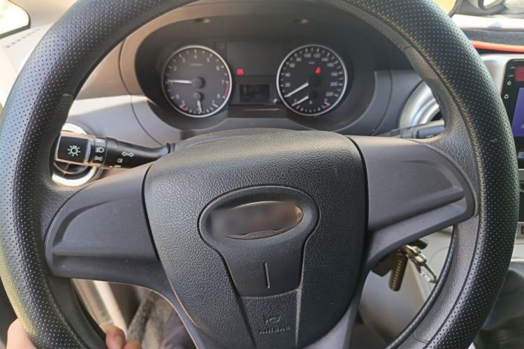 Used JAC Refine M3 2025 PLUS 1.8L Manual Classic Edition 7 Seats Steering Wheel