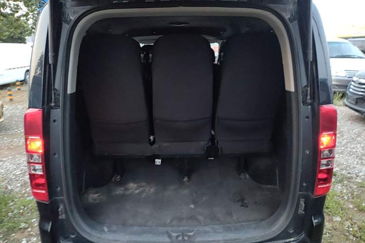 Used JAC Refine M3 2025 PLUS 1.8L Manual Comfort Edition 9 Seats Trunk