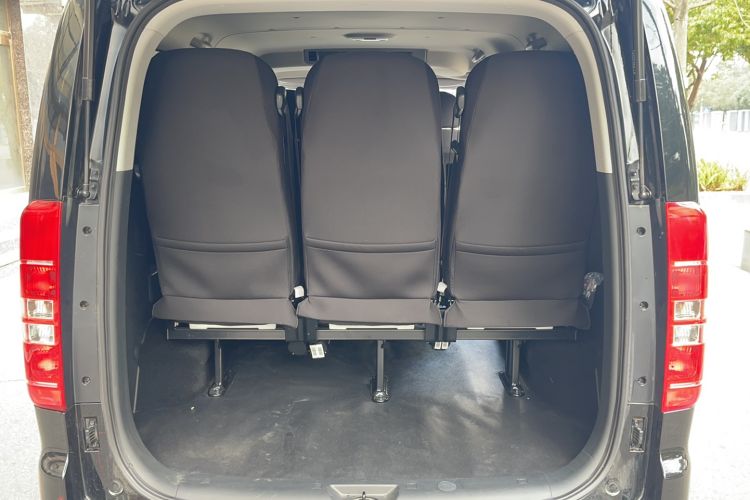 Used JAC Refine M3 2025 PLUS 1.8L Manual Comfort Edition 9 Seats Trunk