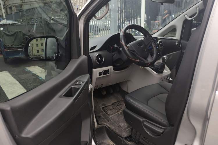 Used JAC Refine M3 2025 1.8L Manual Shuttle Van 2 Seats Driver Seat