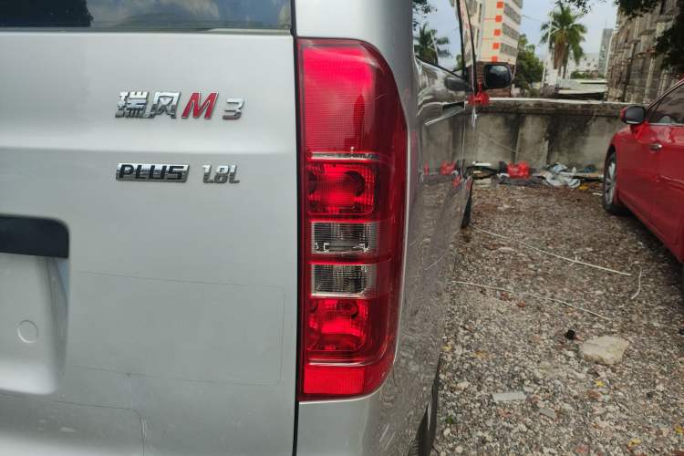 Used JAC Refine M3 2025 PLUS 1.8L Manual Classic Edition 5 Seats Exterior 3