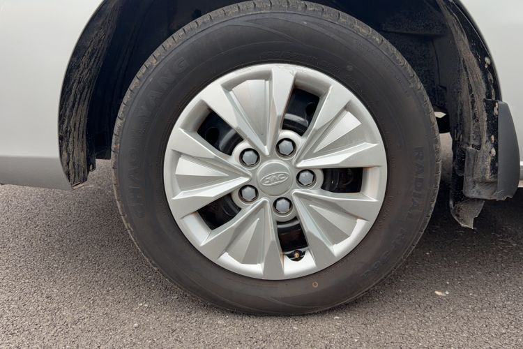 Used JAC Refine M3 2025 1.8L Manual Comfort Version 7/8 Seats Exterior 4