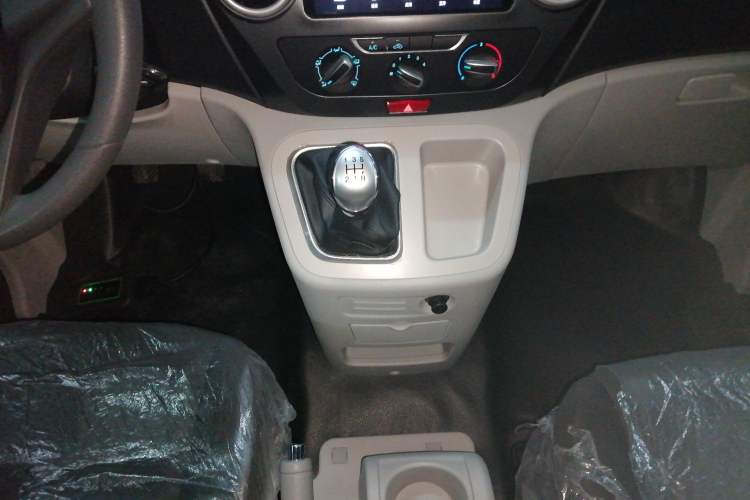 Used JAC Refine M3 2025 PLUS 1.5T Manual Classic Edition 7 Seats Gear Lever