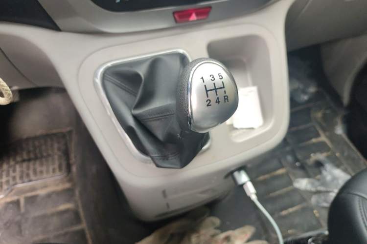 Used JAC Refine M3 2025 1.8L Manual Shuttle Van 2 Seats Gear Lever