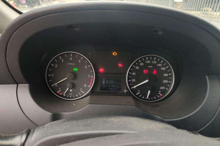 Used JAC Refine M3 2025 1.8L Manual Shuttle Van 2 Seats Instrument Cluster