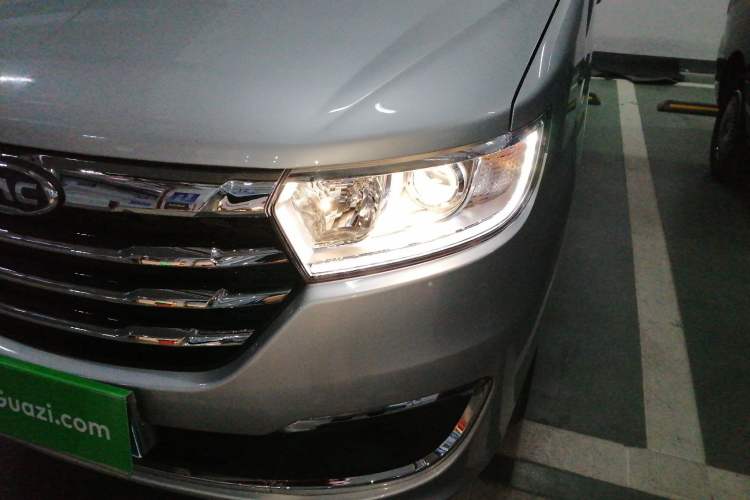 Used JAC Refine M3 2025 PLUS 1.5T Manual Classic Edition 7 Seats Left Front Headlight