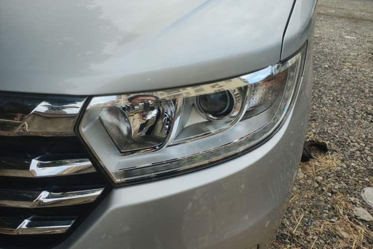 Used JAC Refine M3 2025 PLUS 1.8L Manual Classic Edition 5 Seats Left Front Headlight