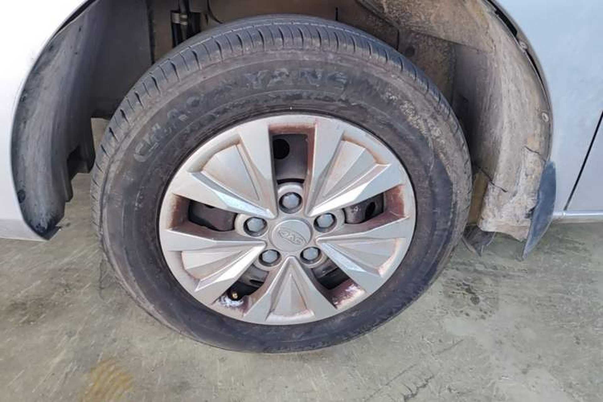 Used JAC Refine M3 2025 1.8L Manual Comfort Version 7/8 Seats Left Front Wheel Hub