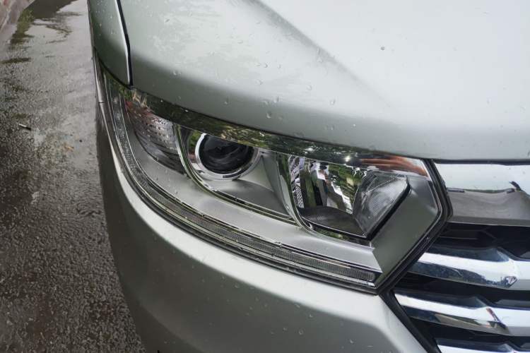 Used JAC Refine M3 2025 PLUS 1.8L Manual Classic Edition 5 Seats Right Front Headlight
