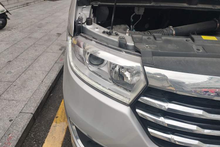 Used JAC Refine M3 2025 1.8L Manual Shuttle Van 2 Seats Right Front Headlight