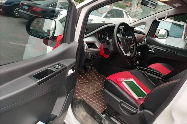 Used JAC Refine M3 2025 PLUS 1.5T Manual Smart Connect Version 7/8 Seats Driver Seat