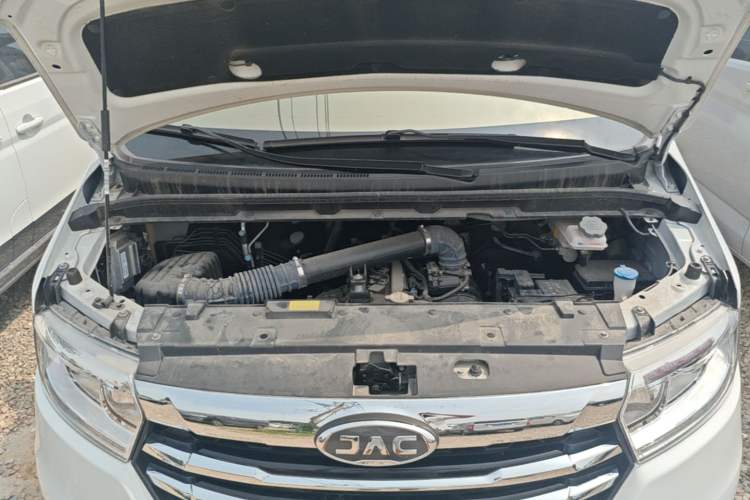 Used JAC Refine M3 2025 1.8L Manual Comfort Version 7/8 Seats Engine Bay