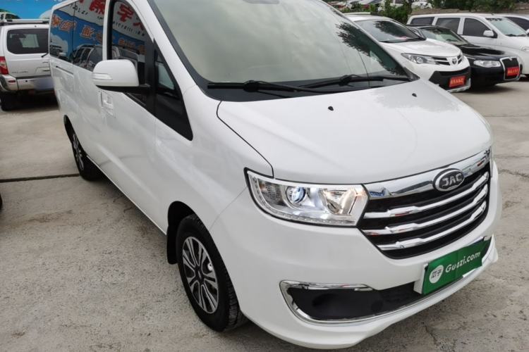 Used JAC Refine M3 2025 PLUS 1.8L Manual Classic Edition 7 Seats Front Right 45 Deg