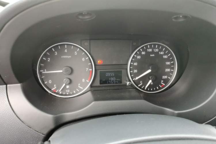 Used JAC Refine M3 2025 PLUS 1.8L Manual Classic Edition 7 Seats Instrument Cluster