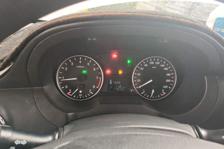 Used JAC Refine M3 2025 PLUS 1.8L Manual Classic Edition 7 Seats Instrument Cluster