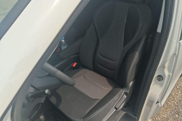 Used JAC Refine M3 2025 1.8L Manual Comfort Version 7/8 Seats Left Front Seat