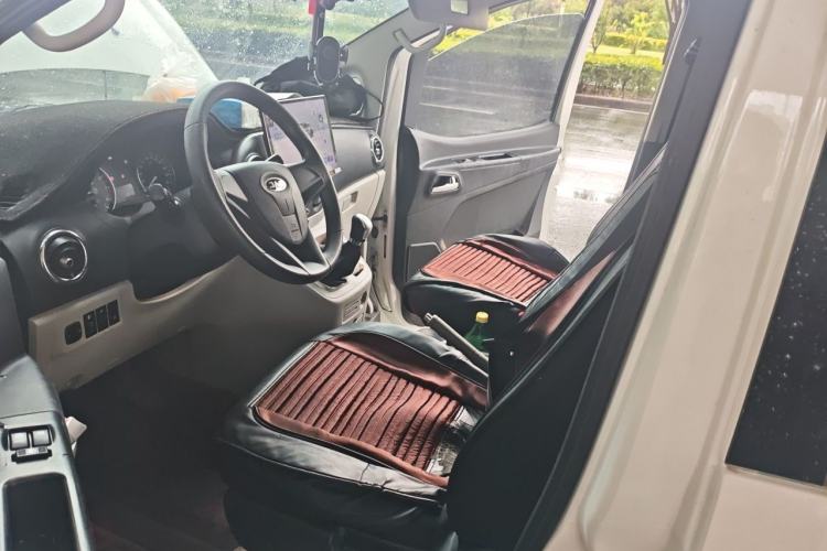 Used JAC Refine M3 2025 PLUS 1.8L Manual Classic Edition 7 Seats Left Front Seat
