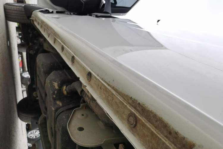 Used JAC Refine M3 2025 PLUS 1.8L Manual Classic Edition 7 Seats Left Side Sill
