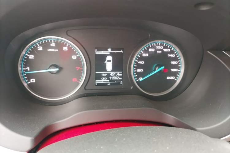 Used JAC Refine M3 2025 PLUS 1.5T Manual Smart Connect Version 7/8 Seats Odometer Close Up