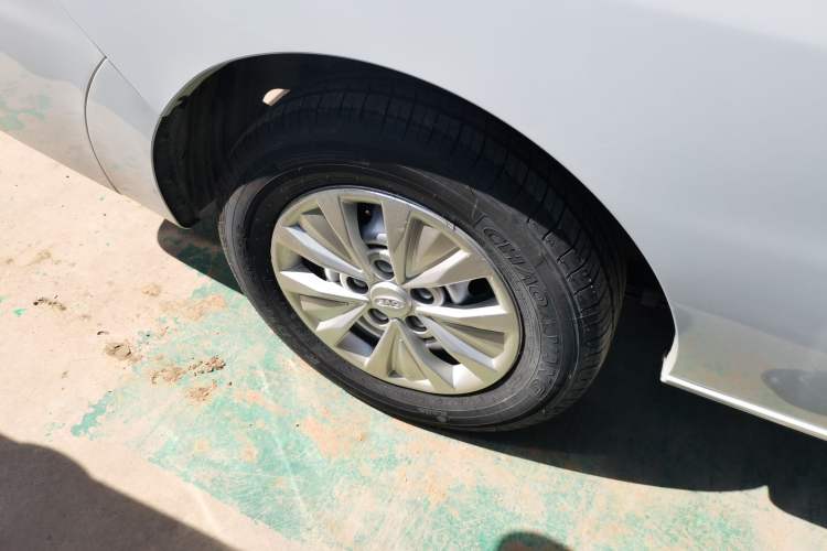 Used JAC Refine M3 2025 PLUS 1.8L Manual Classic Edition 5 Seats Right Rear Wheel Hub