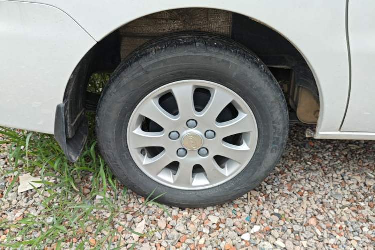 Used JAC Refine M3 2025 1.8L Manual Smart Connect Version 7/8 Seats Right Rear Wheel Hub