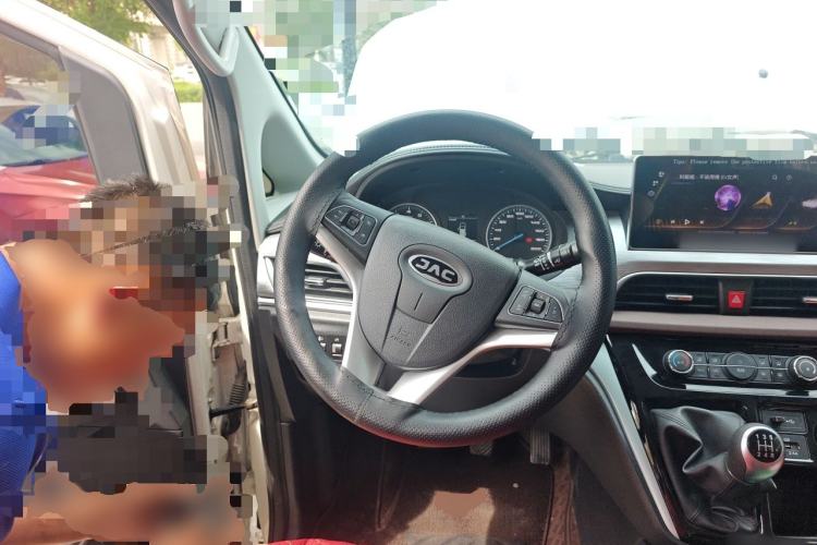 Used JAC Refine M3 2025 1.8L Manual Smart Connect Version 7/8 Seats Steering Wheel