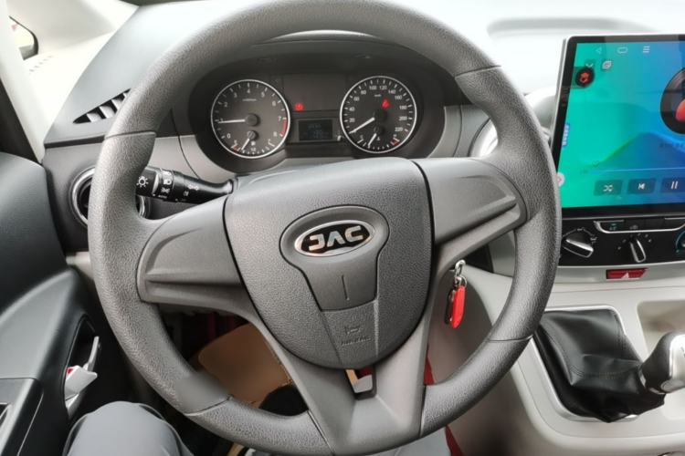 Used JAC Refine M3 2025 PLUS 1.8L Manual Classic Edition 7 Seats Steering Wheel