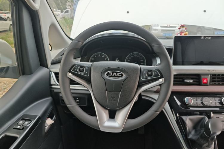 Used JAC Refine M3 2025 1.8L Manual Smart Connect Version 7/8 Seats Steering Wheel