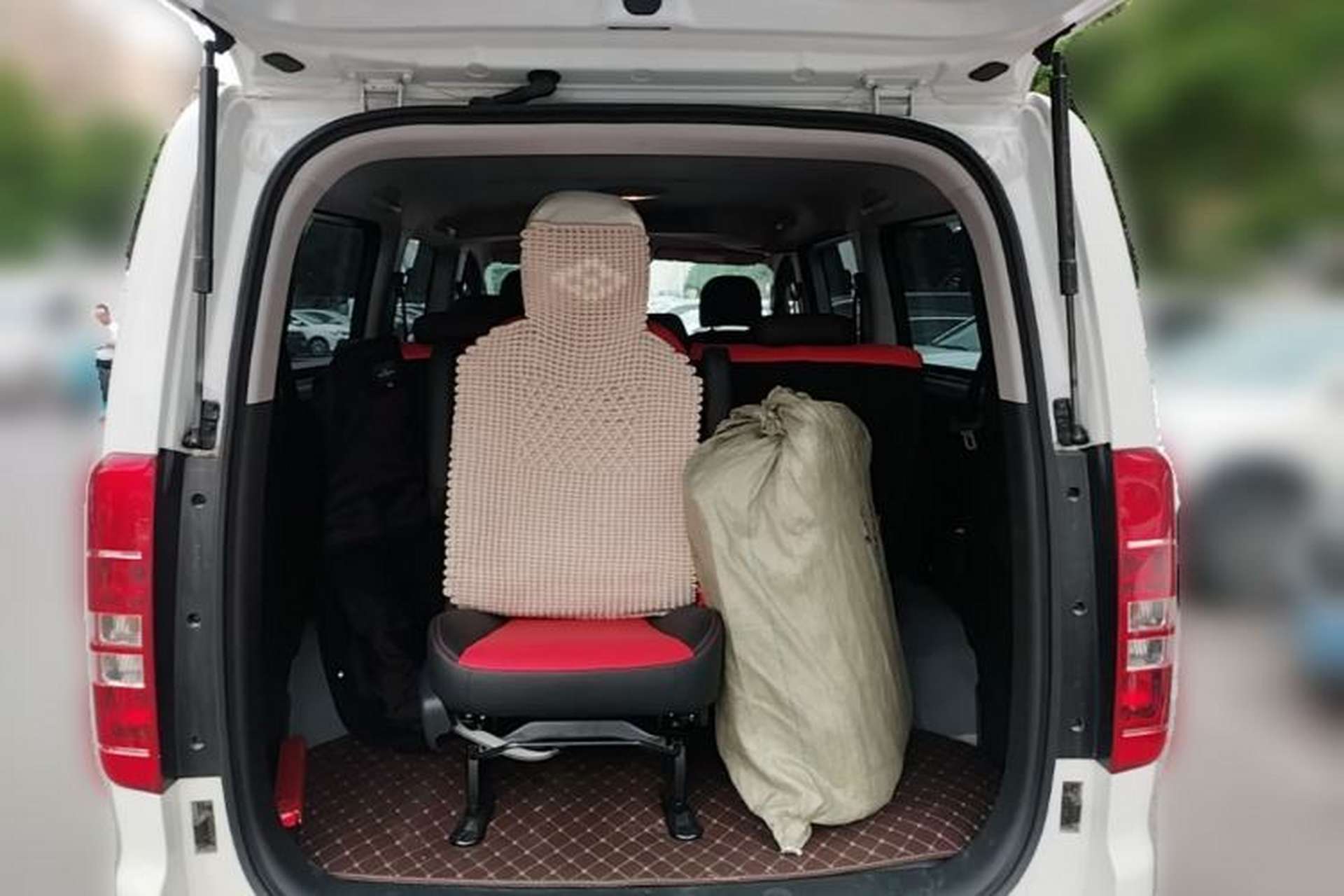 Used JAC Refine M3 2025 PLUS 1.5T Manual Smart Connect Version 7/8 Seats Trunk