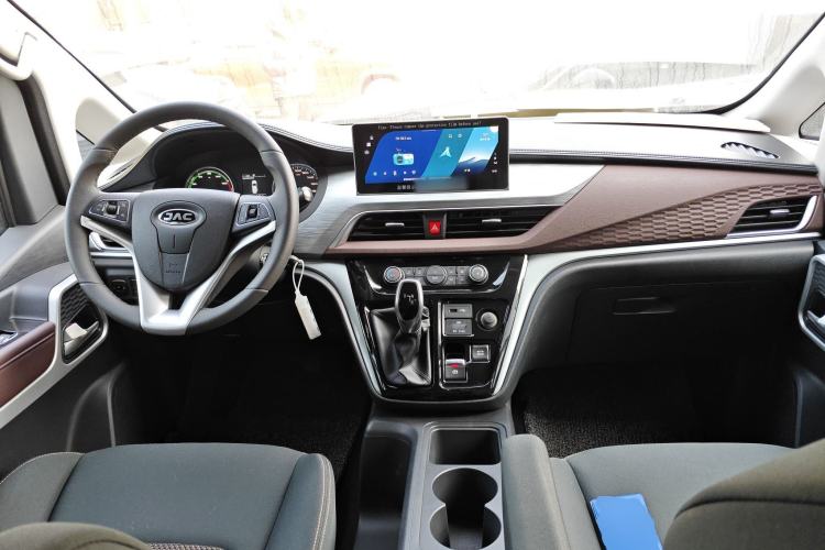 Used JAC Refine M3 PHEV 2025 PLUS 2.0L Smart Connectivity Version Center Console